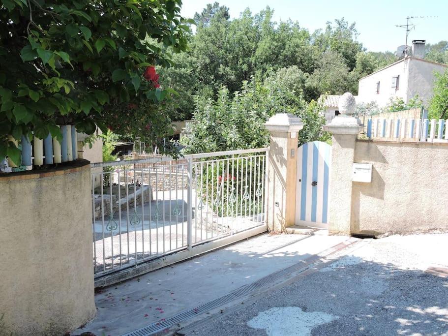 Chateaudouble : Appartement Au Calme Екстериор снимка